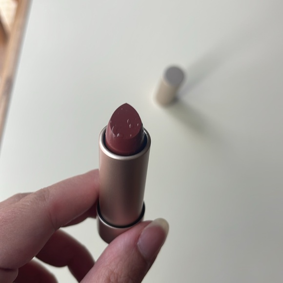 bareMinerals Vegan Mineralist Hydra Smoothing Lipstick in Awareness - Picture 4 of 9
